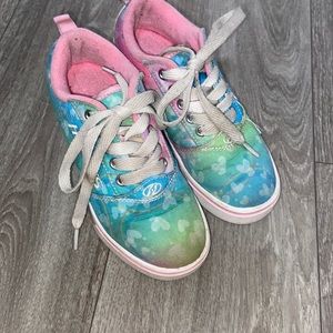 Girls heelys size 13